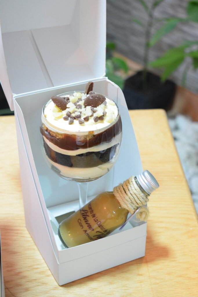 Presentación de postre para regalo de Almalibre