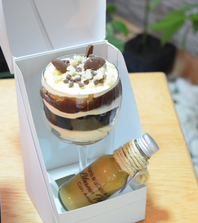 Presentación de postre para regalo de Almalibre